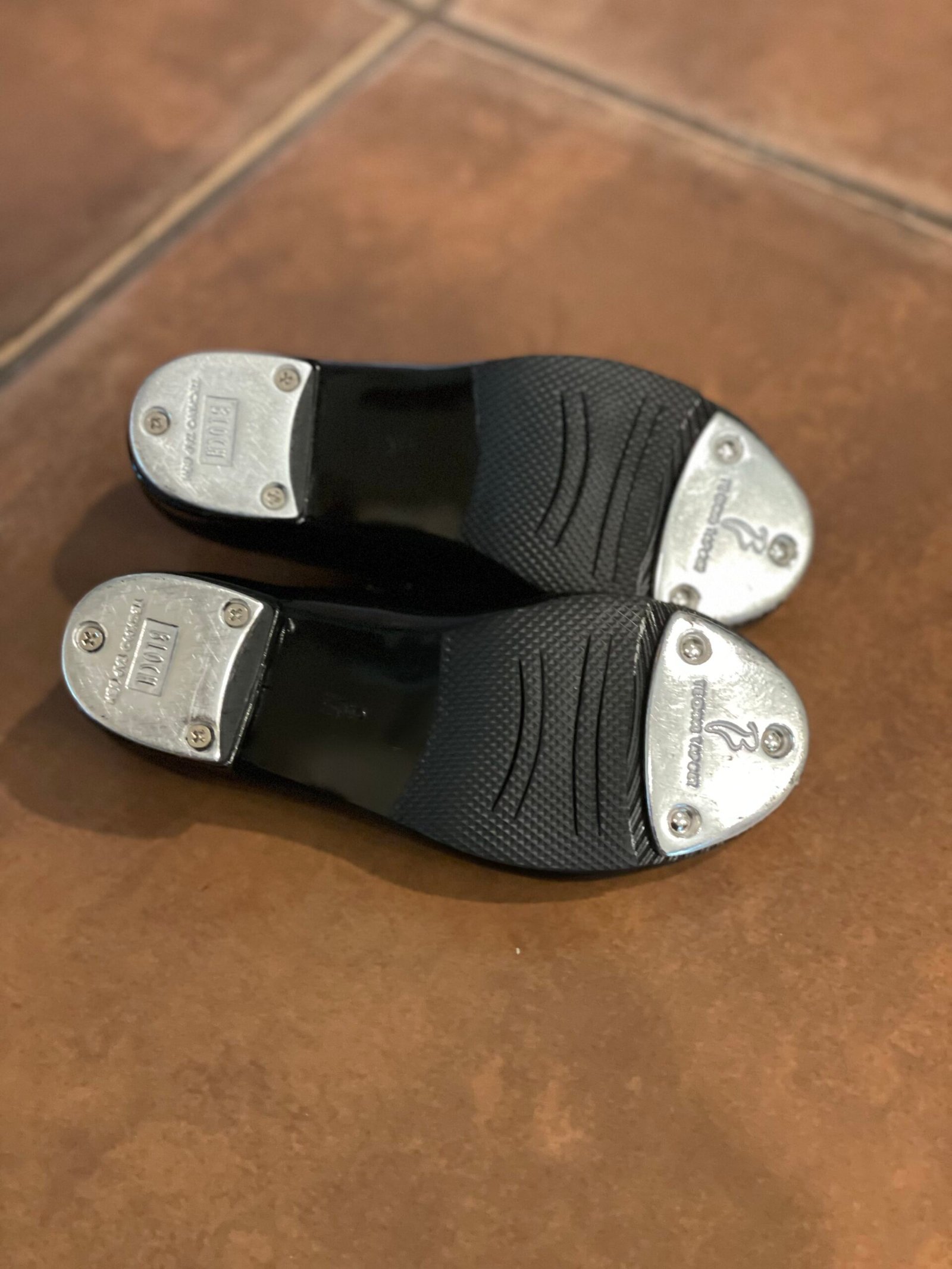 Classic Black Tap Dance Shoes for Kids - Image 2